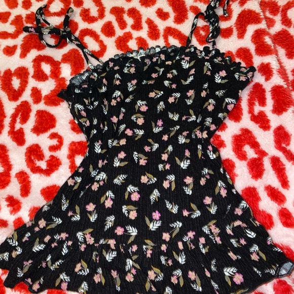 Floral Black tank top  with Pink and White Accents - Picture 1 of 4